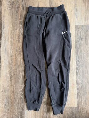Nike Black Women's phoenix jogger